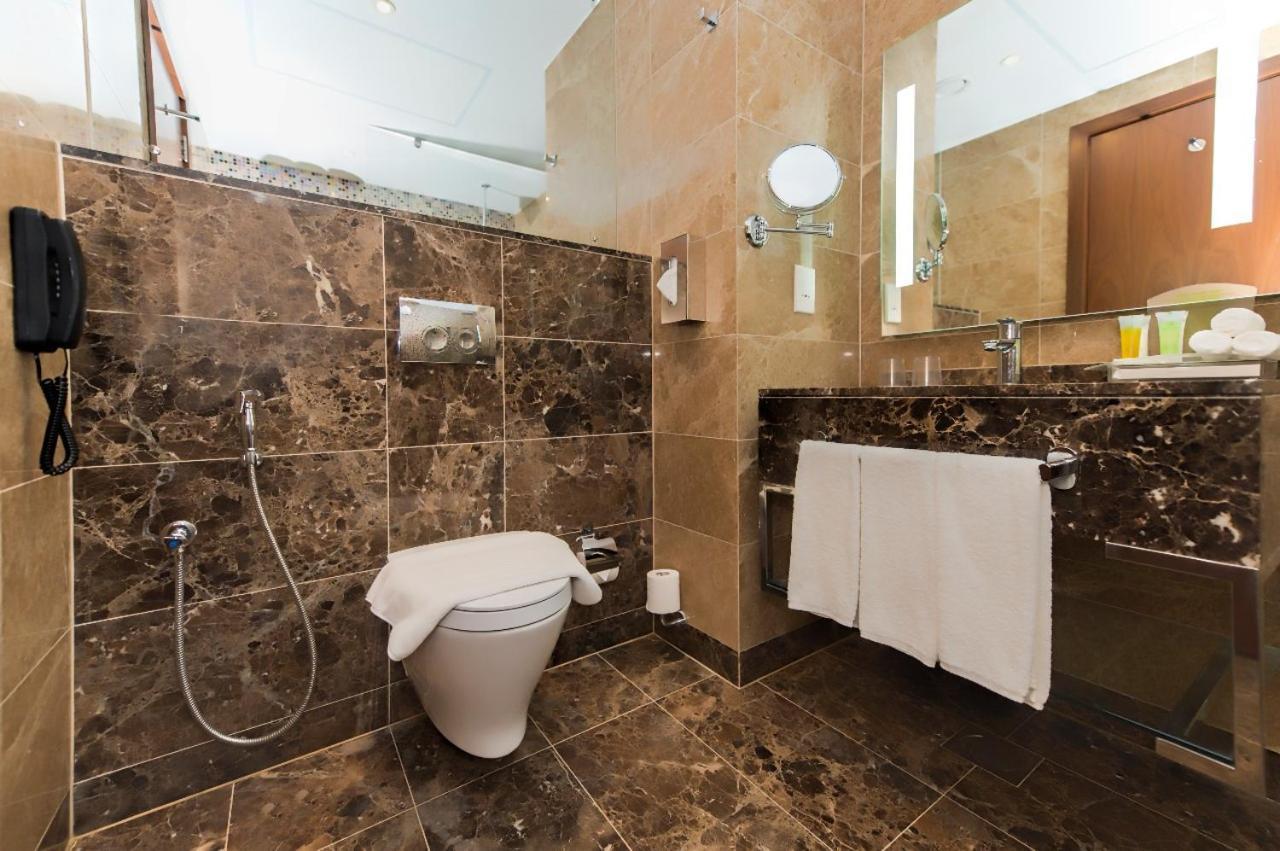 Holiday Suites Al Azizia Мекка Экстерьер фото Bathroom